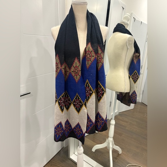 Colorful Knit Scarf - Picture 2 of 11